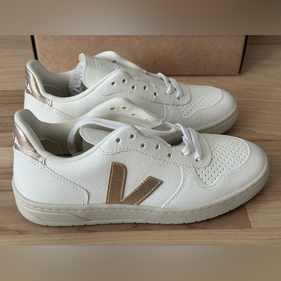 Veja V-10 Chromefree Leather Extra-White Platine Size 36 US 5 - Picture 9 of 11